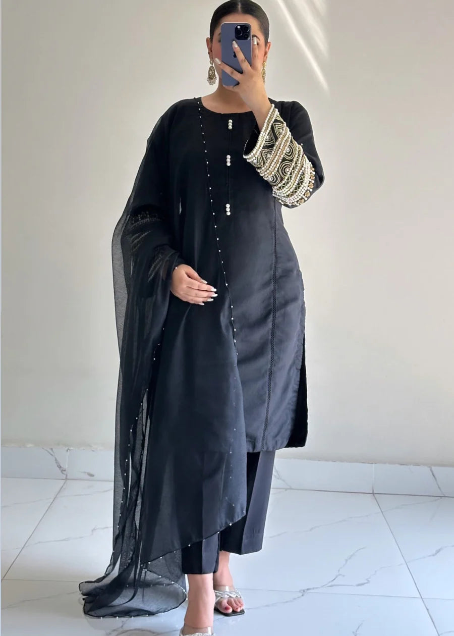Ayesha B-Black Khadi Khas