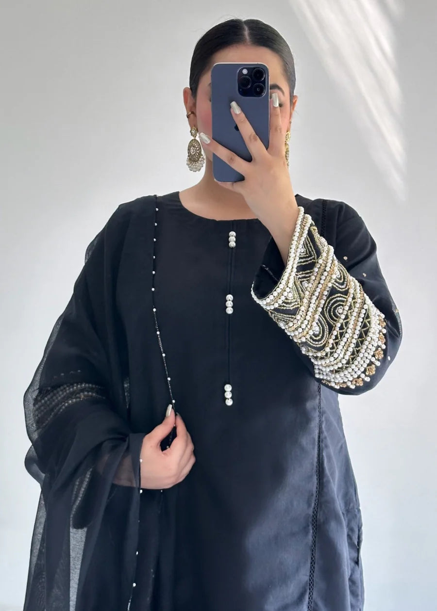 Ayesha B-Black Khadi Khas