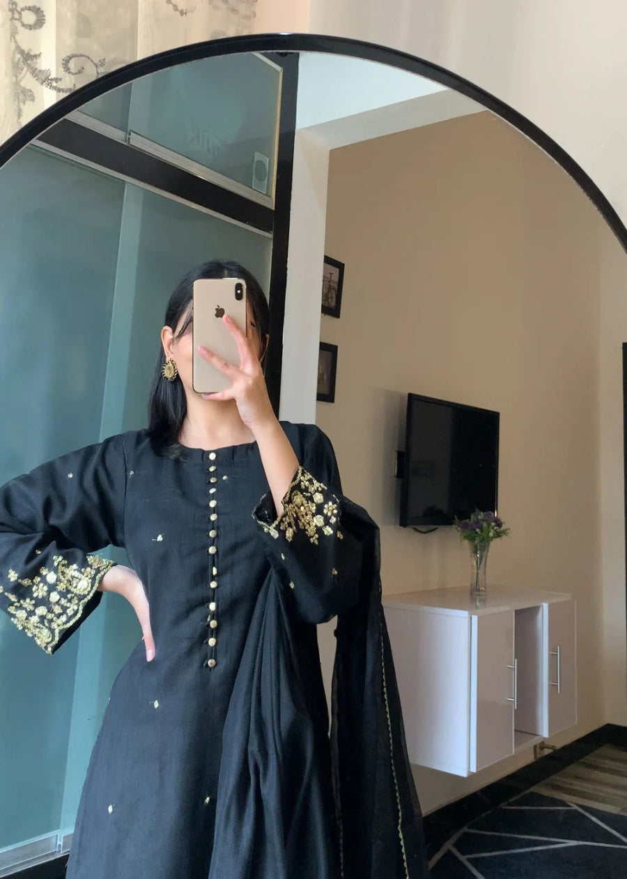 Ayesha B-Black Khadi